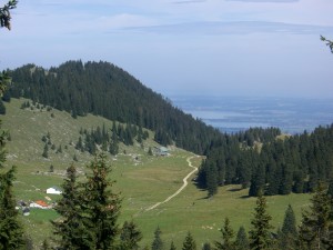 Blick von der Hochries auf die Riesenhütte